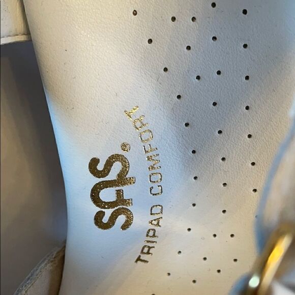 SAS SANDALS.  WHITE LEATHER.  NEW - Picture 6 of 9